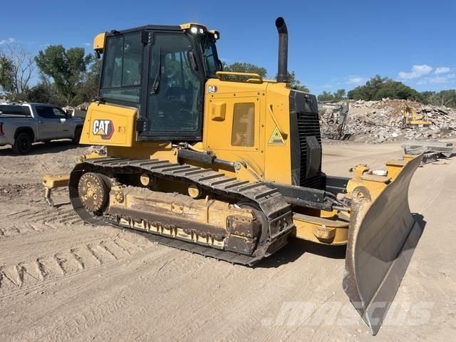 CAT D4 Buldožerji goseničarji