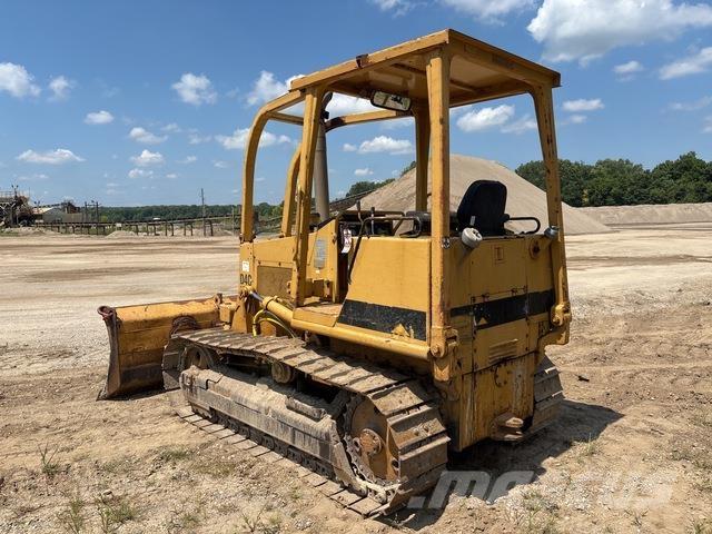 CAT D4C Buldožerji goseničarji