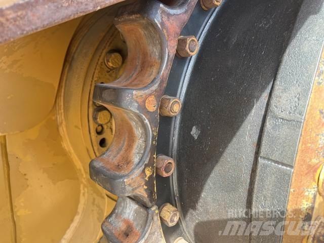 CAT D6R Buldožerji goseničarji