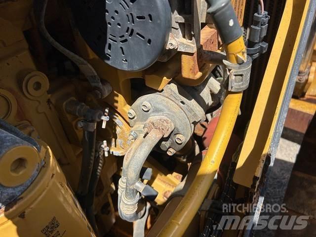 CAT D6T LGP Buldožerji goseničarji