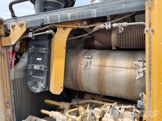 CAT D8T Buldožerji goseničarji