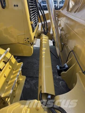 CAT D8T Buldožerji goseničarji