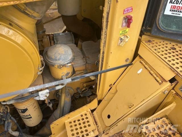 CAT D9T Buldožerji goseničarji