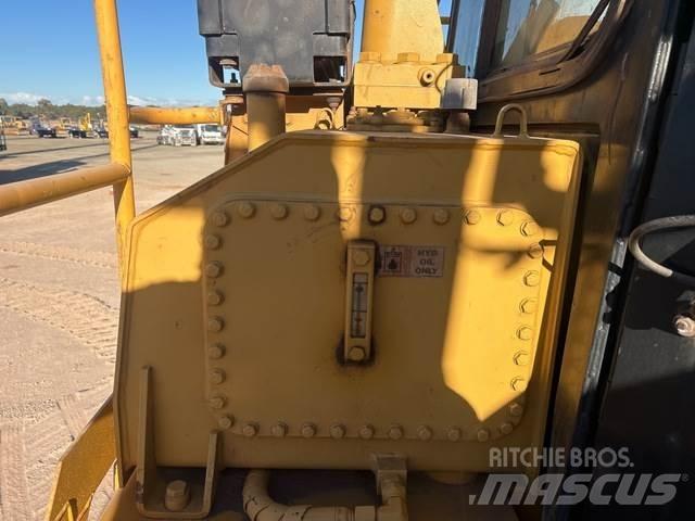 CAT D9T Buldožerji goseničarji