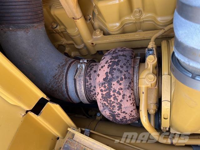 CAT D9T Buldožerji goseničarji