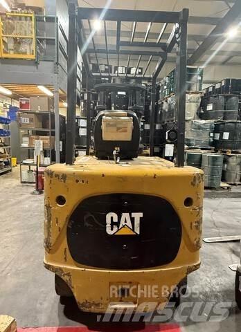 CAT E8000 Električni viličarji