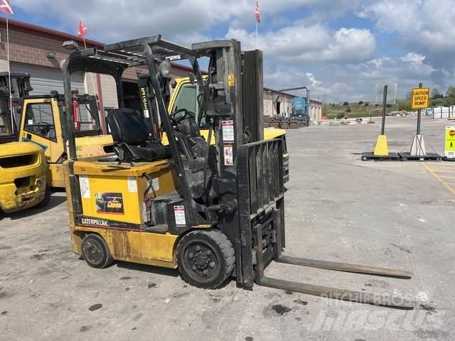 CAT EC25K Električni viličarji