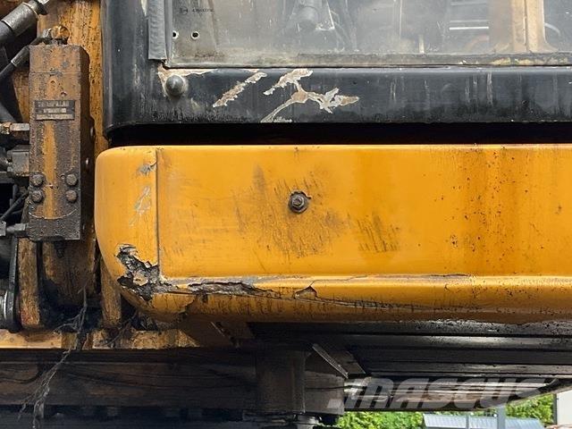 CAT M320 Bagri na kolesih