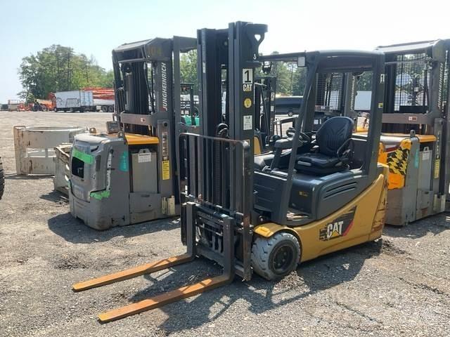 CAT MH 2ET4000 Električni viličarji