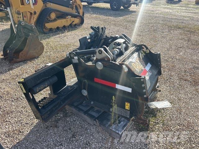 CAT PC306 Ravnalniki