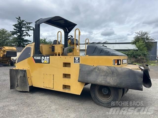 CAT PS-360C Kolesni valjarji s pnevmatikami