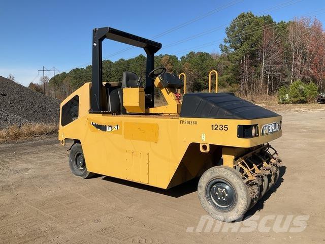 CAT PS150 Kolesni valjarji s pnevmatikami