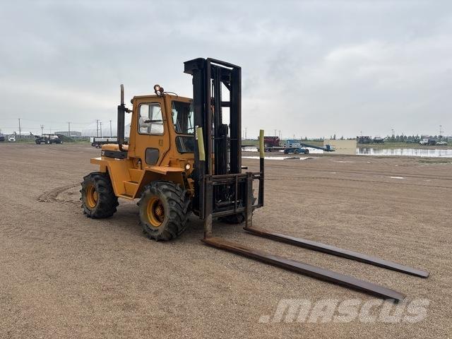 CAT R80 Terenski viličar