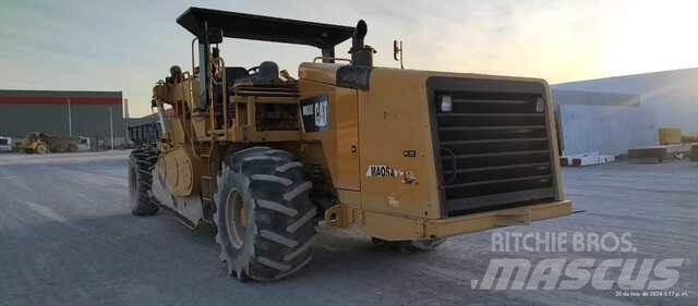 CAT RM300 Kompaktorji tal