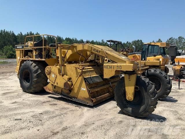 CAT SS-250 Kompaktorji tal