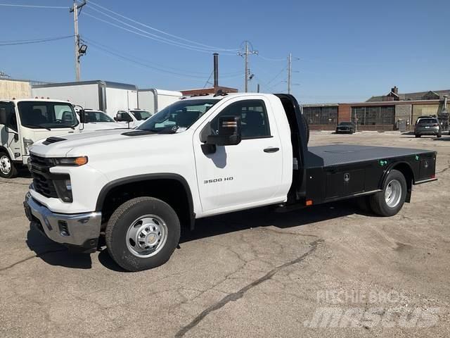 Chevrolet 3500 Tovornjaki s kesonom/platojem
