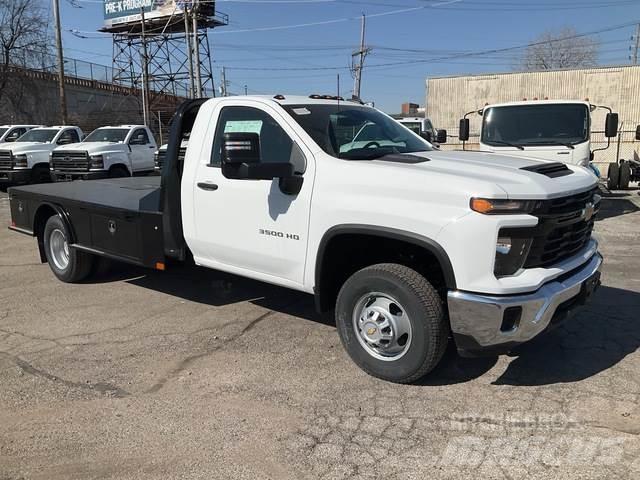 Chevrolet 3500 Tovornjaki s kesonom/platojem