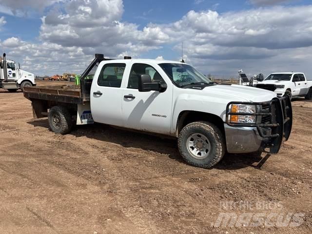 Chevrolet 3500 Tovornjaki s kesonom/platojem