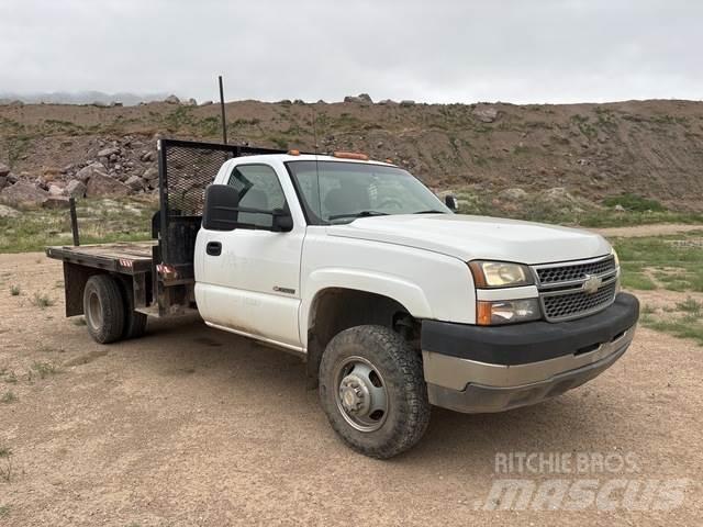 Chevrolet 3500 Tovornjaki s kesonom/platojem