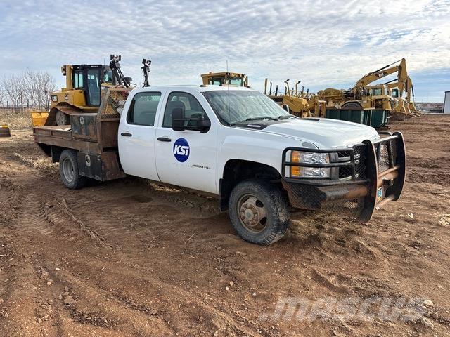 Chevrolet 3500 Tovornjaki s kesonom/platojem