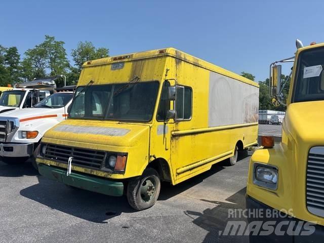 Chevrolet P30 Zabojni kombi