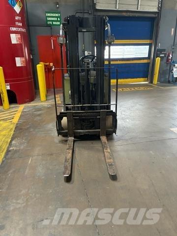 Clark TMX25 Električni viličarji