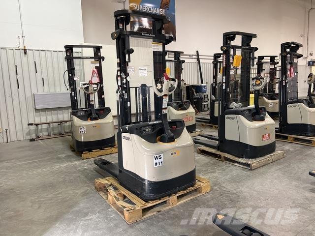 Crown ES 4000 Samopogonski ročni viličarji