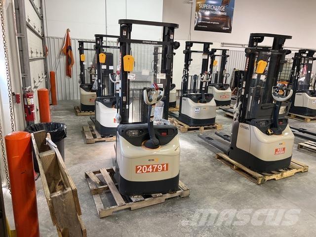 Crown ES 4000 Samopogonski ročni viličarji