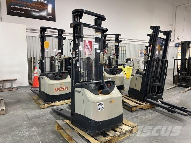 Crown ES 4000 Samopogonski ročni viličarji