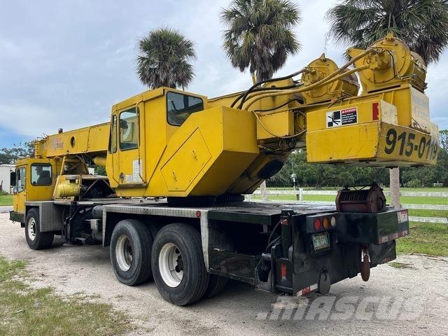 Daewoo DTC-35 Dvigala na gosenicah