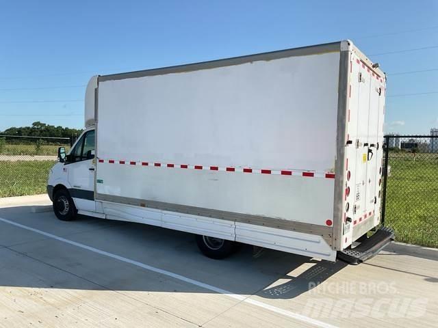 Dodge 3500 Tovornjaki zabojniki
