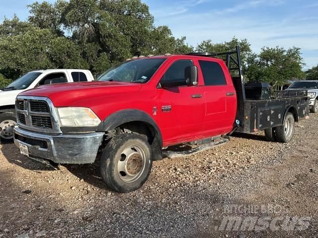 Dodge Ram 5500 Tovornjaki s kesonom/platojem