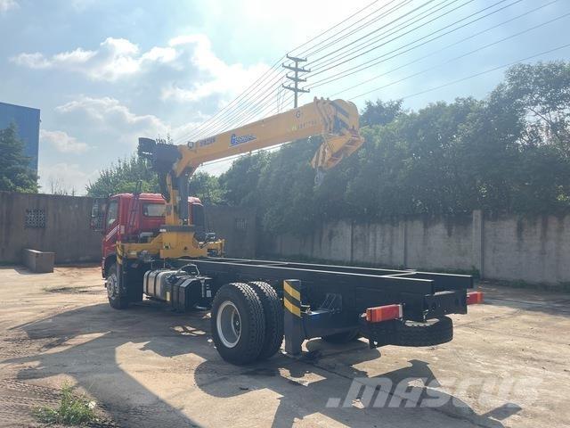 Dongfeng DV3 Tovornjaki z žerjavom