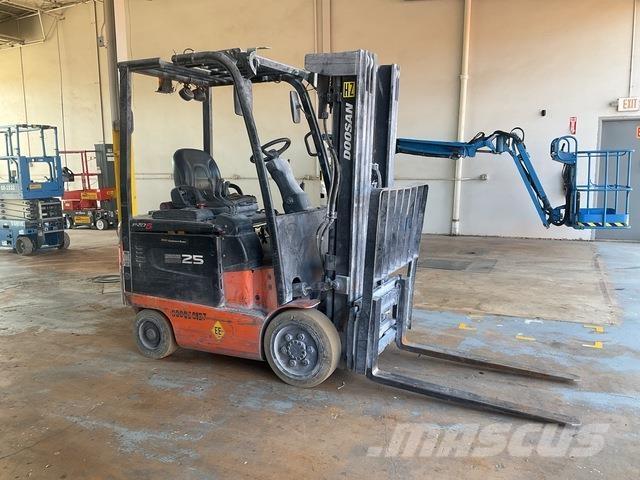 Doosan BC25S-5 Električni viličarji