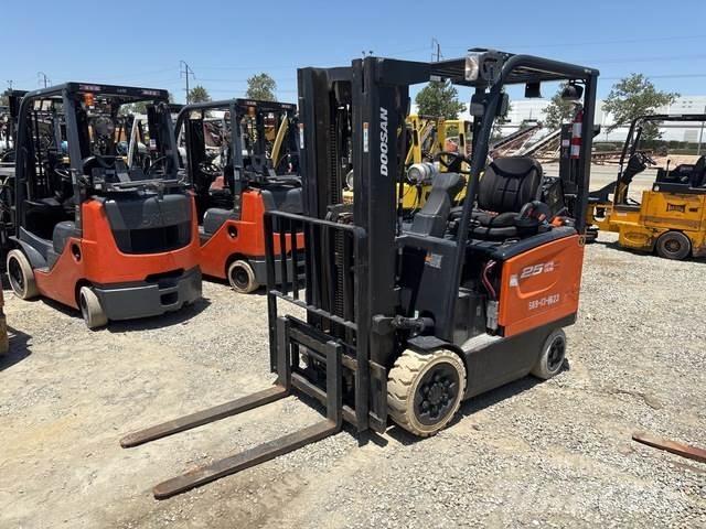 Doosan BC25S-7 Električni viličarji