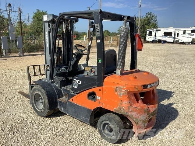 Doosan D30S-7 Viličarji - drugo