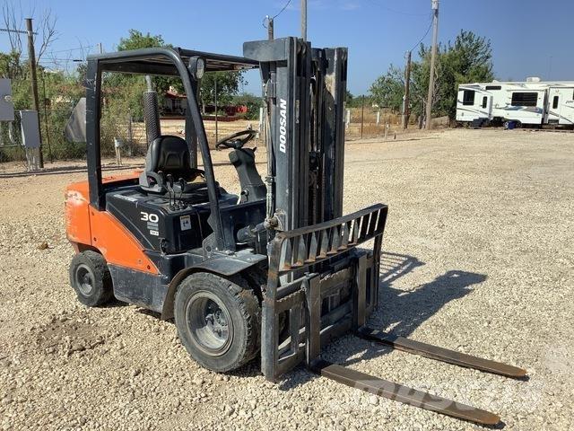 Doosan D30S-7 Viličarji - drugo