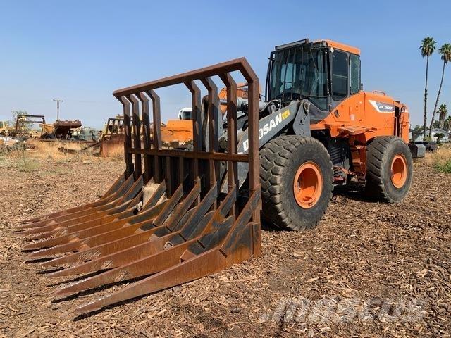 Doosan DL300-5 Kolesni nakladalci