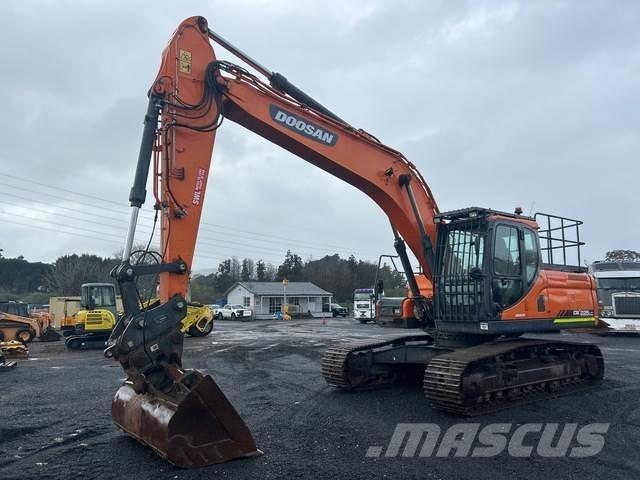 Doosan DX225LC Bagri goseničarji