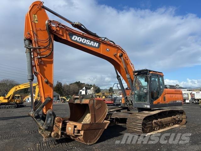 Doosan DX300LC Bagri goseničarji