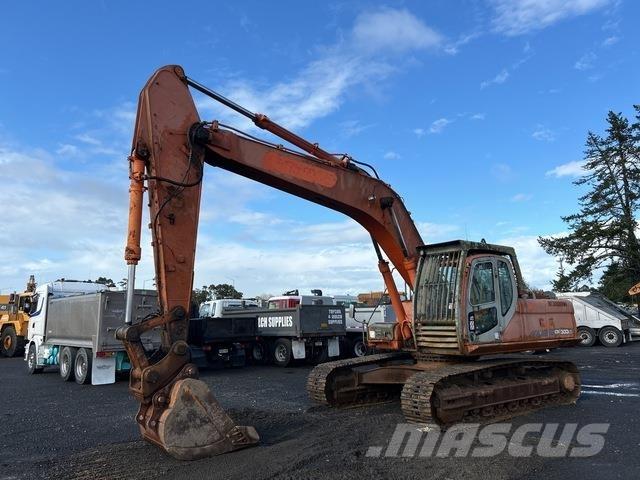 Doosan DX300LC Bagri goseničarji