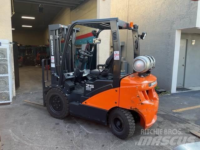 Doosan G25E-7 Gradbeništvo - drugo