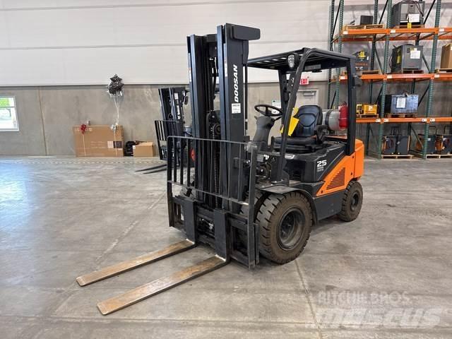 Doosan G25N-7 Gradbeništvo - drugo