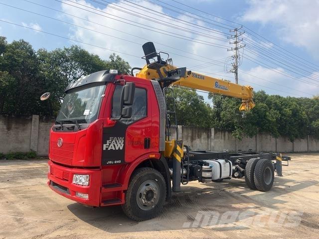 FAW J6L-240 Tovornjaki z žerjavom