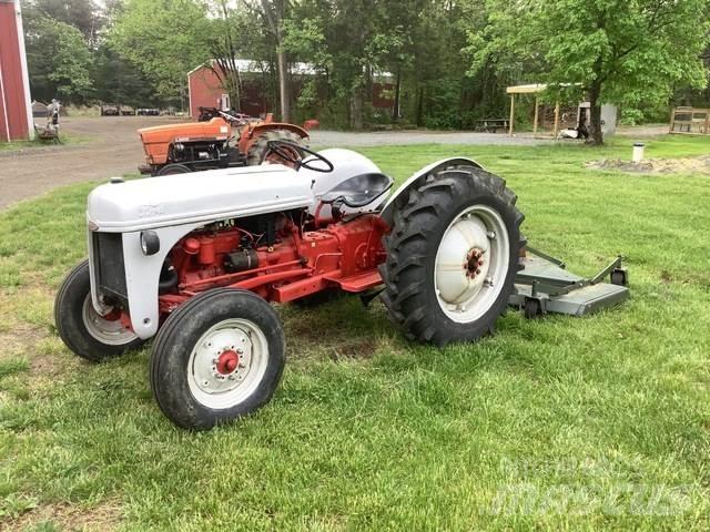 Ford 8N Traktorji