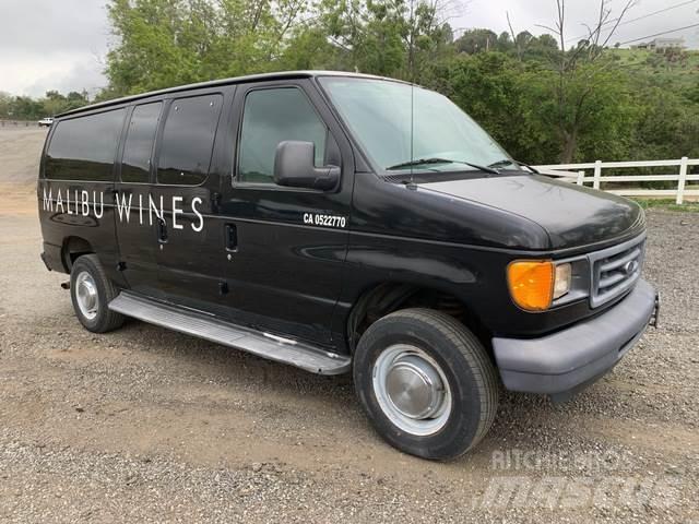 Ford E-350 Avtomobili