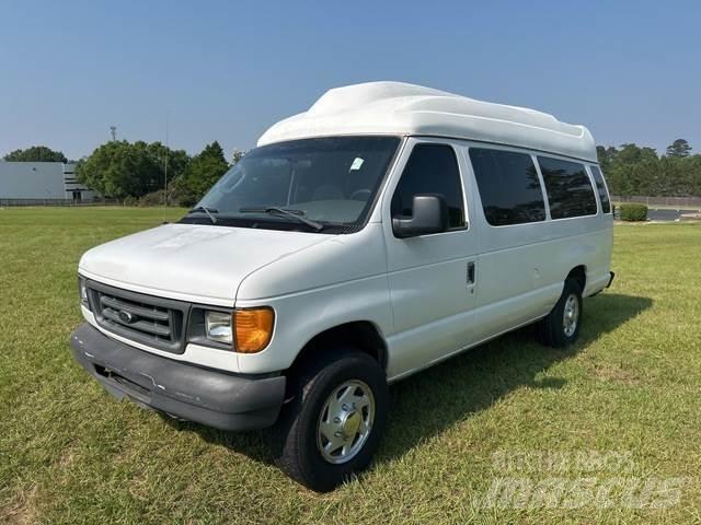 Ford E-350 Avtomobili