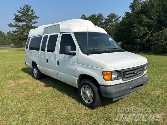 Ford E-350 Avtomobili
