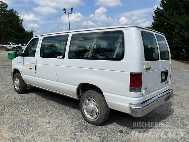 Ford E-350 Mini avtobusi