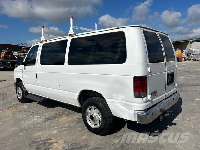 Ford E-350 Avtomobili
